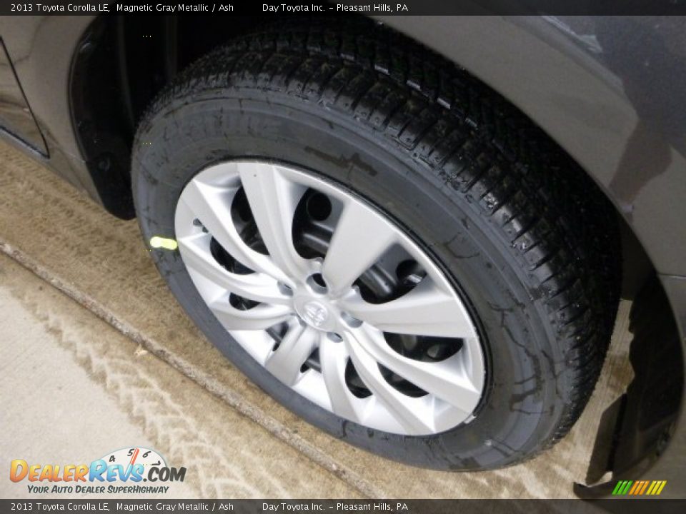 2013 Toyota Corolla LE Magnetic Gray Metallic / Ash Photo #8