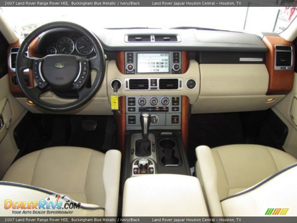 Dashboard of 2007 Land Rover Range Rover HSE Photo #3