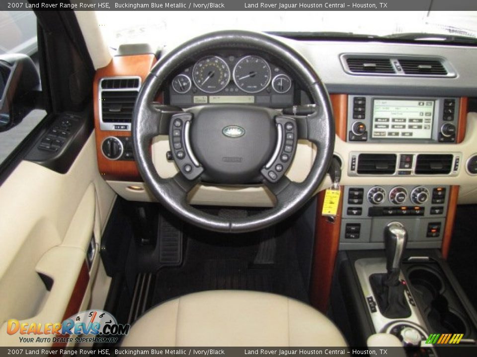 Dashboard of 2007 Land Rover Range Rover HSE Photo #13