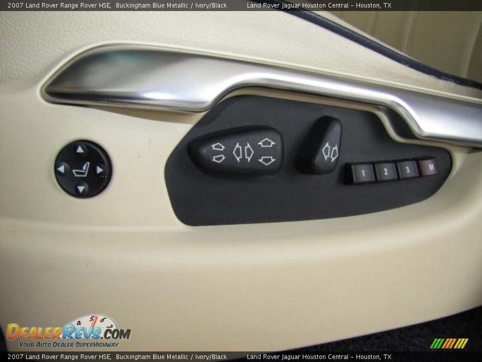 Controls of 2007 Land Rover Range Rover HSE Photo #33