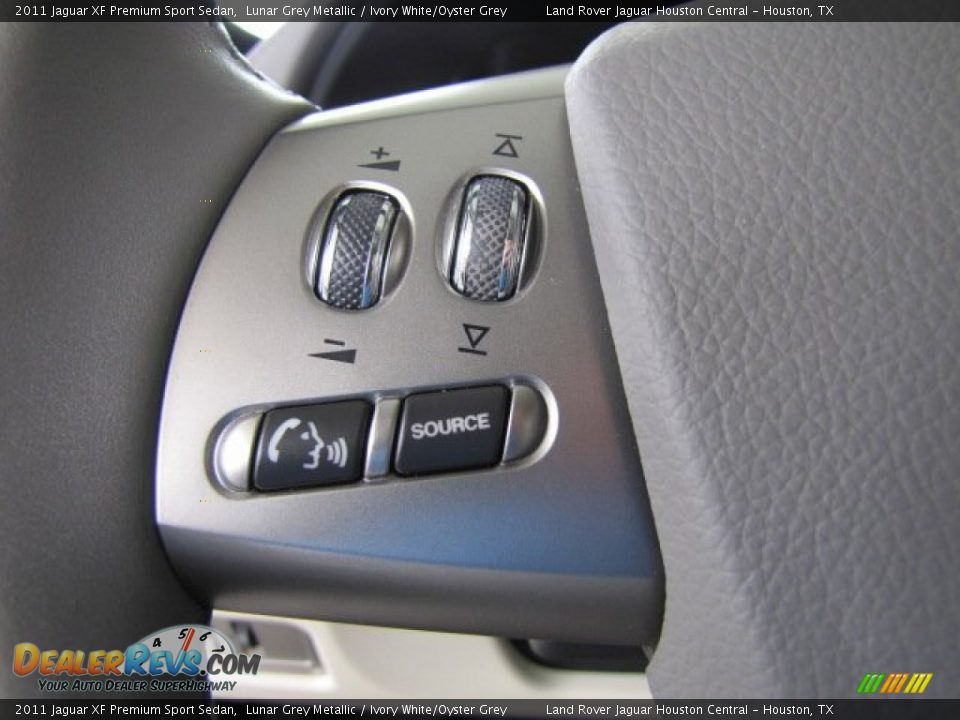 2011 Jaguar XF Premium Sport Sedan Lunar Grey Metallic / Ivory White/Oyster Grey Photo #15