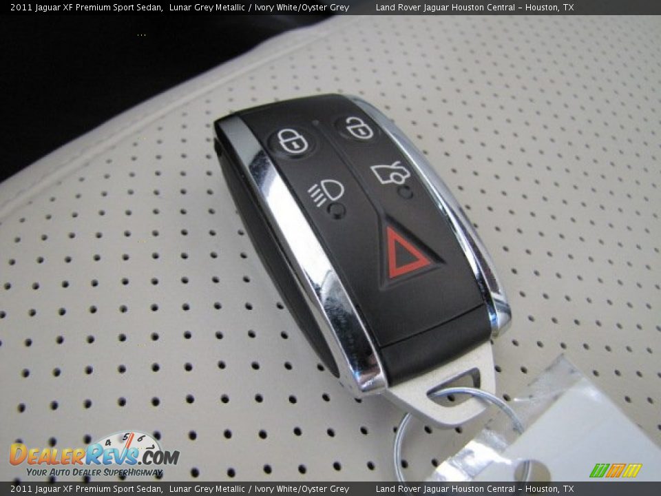 2011 Jaguar XF Premium Sport Sedan Lunar Grey Metallic / Ivory White/Oyster Grey Photo #22
