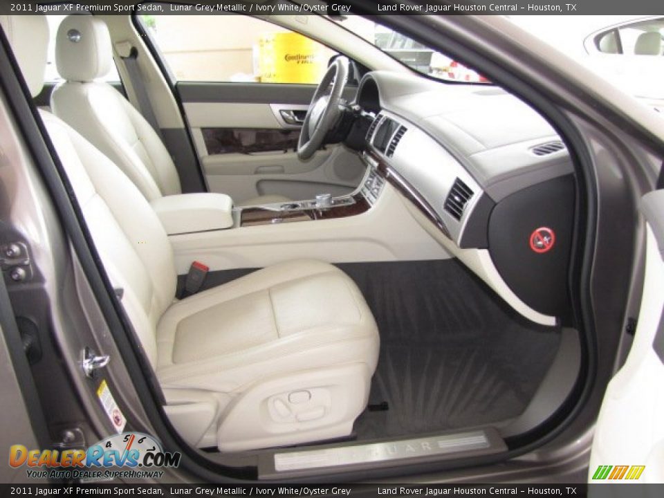 2011 Jaguar XF Premium Sport Sedan Lunar Grey Metallic / Ivory White/Oyster Grey Photo #24