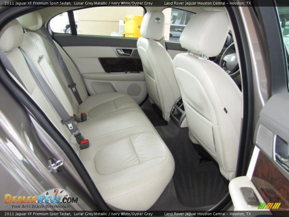 2011 Jaguar XF Premium Sport Sedan Lunar Grey Metallic / Ivory White/Oyster Grey Photo #26