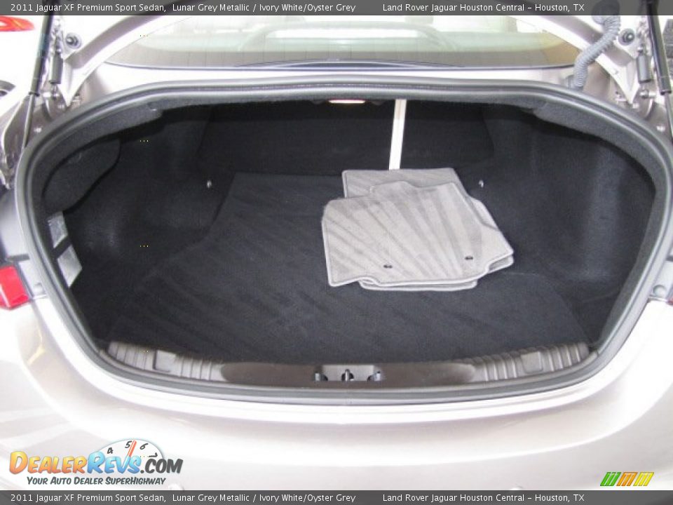 2011 Jaguar XF Premium Sport Sedan Lunar Grey Metallic / Ivory White/Oyster Grey Photo #28