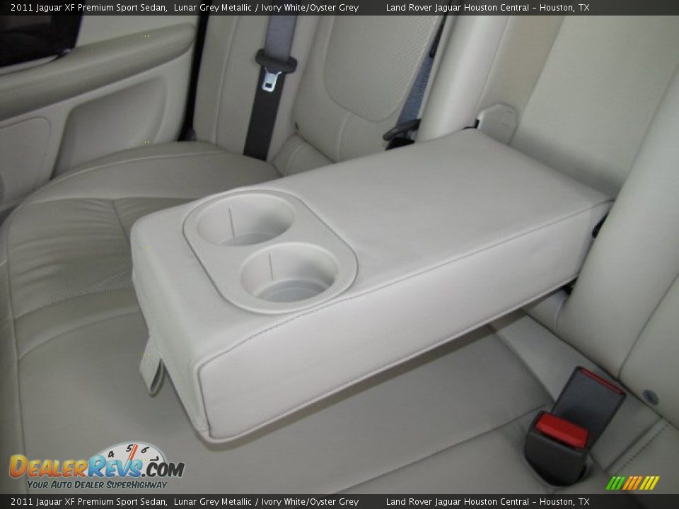 2011 Jaguar XF Premium Sport Sedan Lunar Grey Metallic / Ivory White/Oyster Grey Photo #30