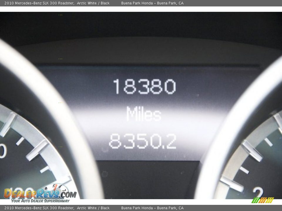 2010 Mercedes-Benz SLK 300 Roadster Arctic White / Black Photo #14
