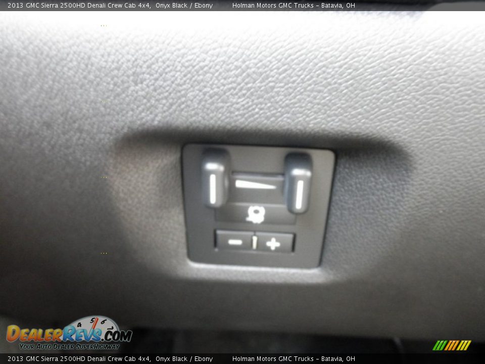 2013 GMC Sierra 2500HD Denali Crew Cab 4x4 Onyx Black / Ebony Photo #17