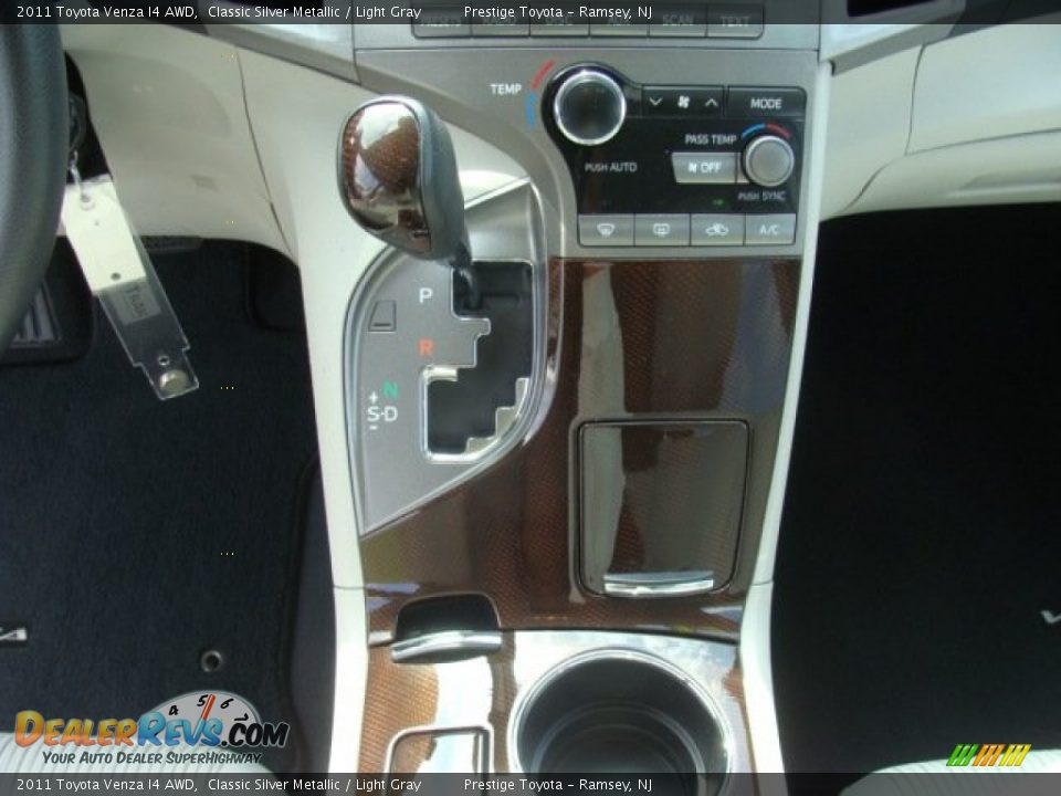 2011 Toyota Venza I4 AWD Classic Silver Metallic / Light Gray Photo #12