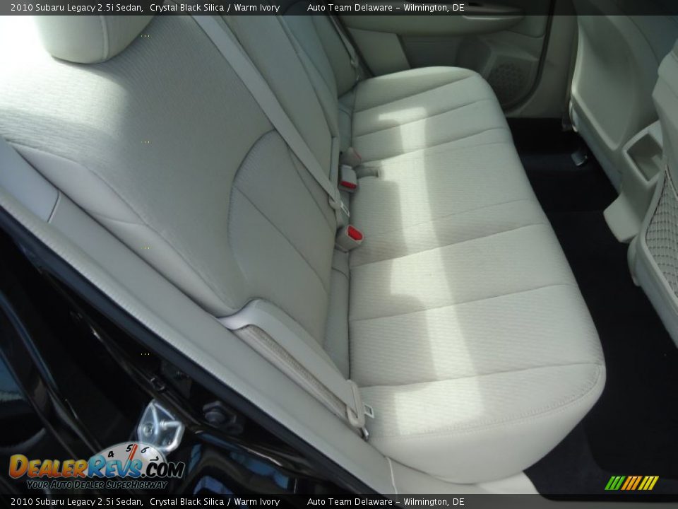 2010 Subaru Legacy 2.5i Sedan Crystal Black Silica / Warm Ivory Photo #16