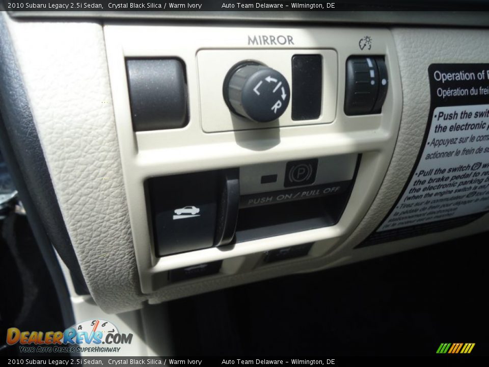 2010 Subaru Legacy 2.5i Sedan Crystal Black Silica / Warm Ivory Photo #23