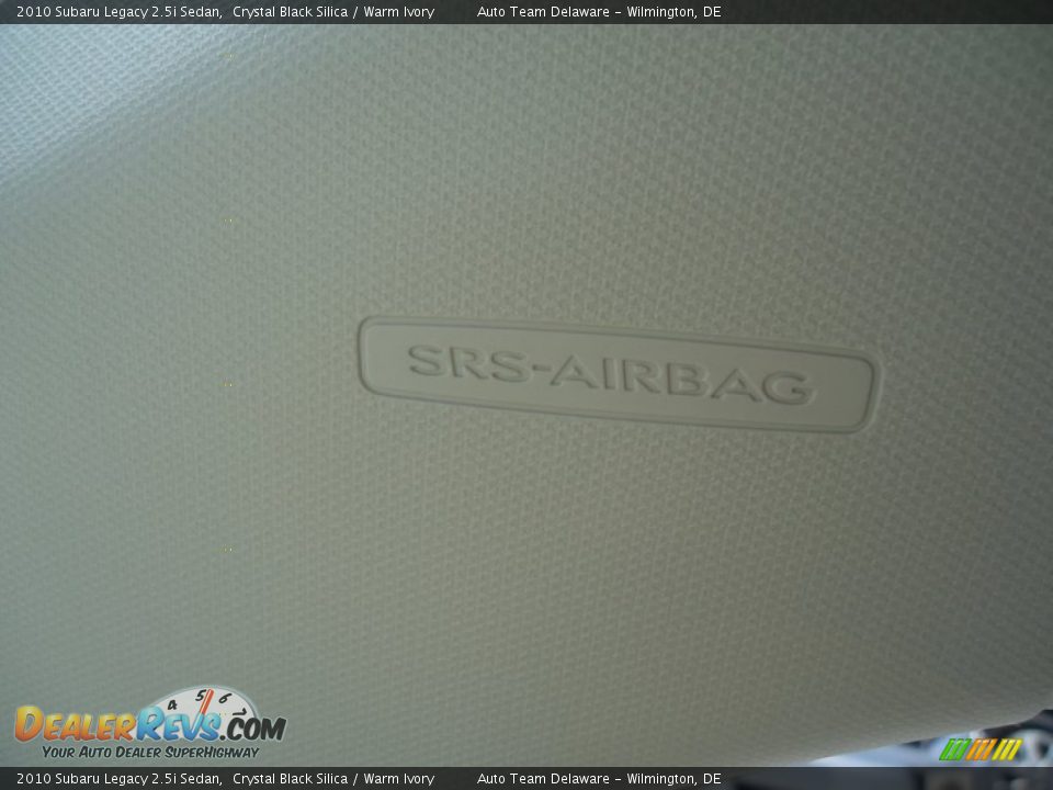 2010 Subaru Legacy 2.5i Sedan Crystal Black Silica / Warm Ivory Photo #33