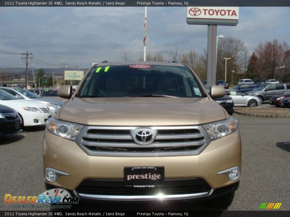 2011 Toyota Highlander SE 4WD Sandy Beach Metallic / Sand Beige Photo #2
