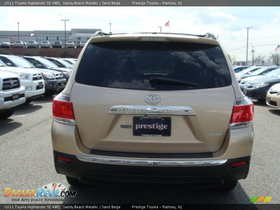 2011 Toyota Highlander SE 4WD Sandy Beach Metallic / Sand Beige Photo #5