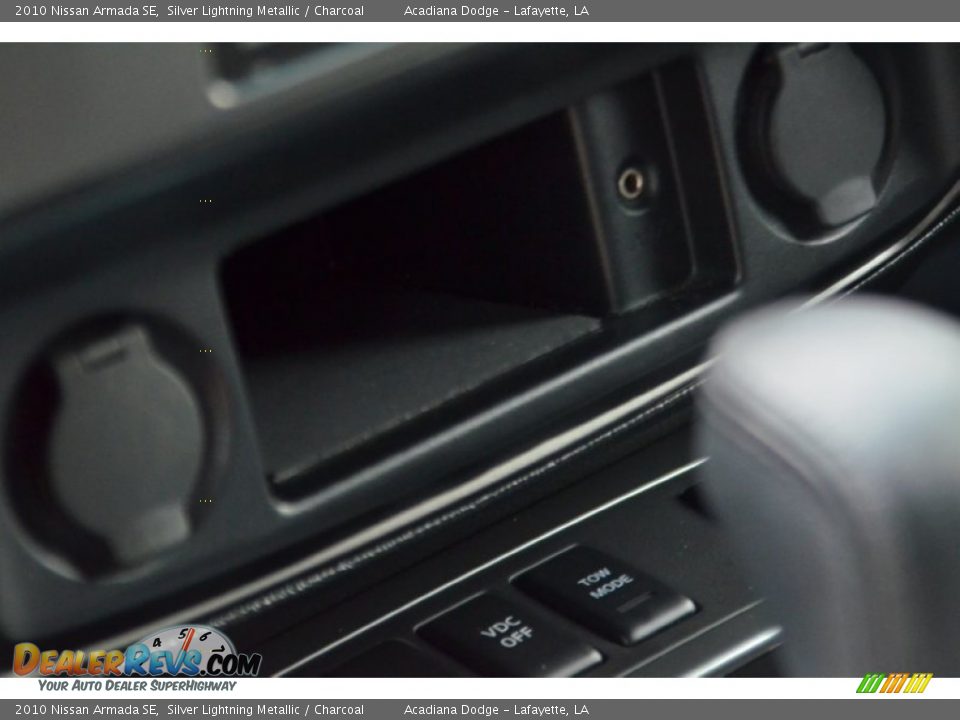 2010 Nissan Armada SE Silver Lightning Metallic / Charcoal Photo #33