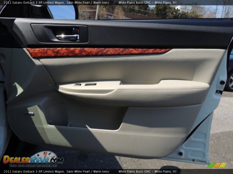 2011 Subaru Outback 3.6R Limited Wagon Satin White Pearl / Warm Ivory Photo #10