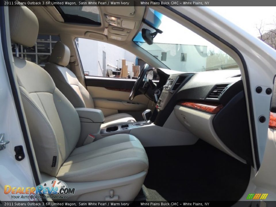 2011 Subaru Outback 3.6R Limited Wagon Satin White Pearl / Warm Ivory Photo #12