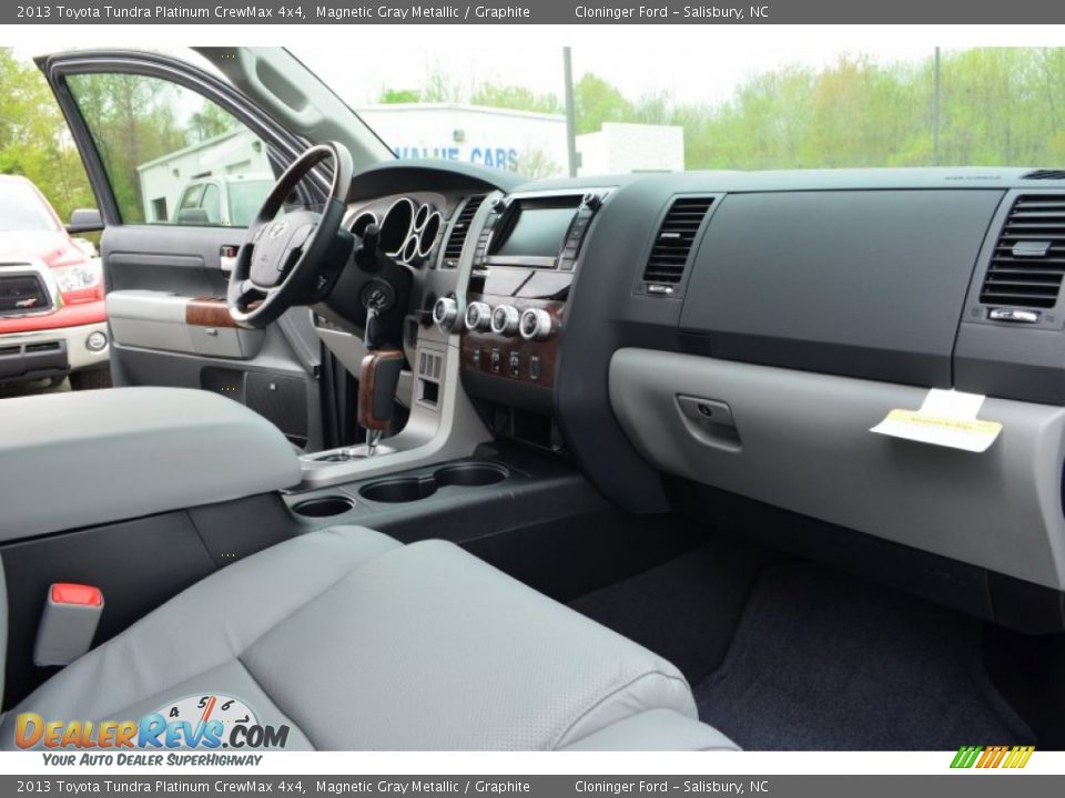 Dashboard of 2013 Toyota Tundra Platinum CrewMax 4x4 Photo #15