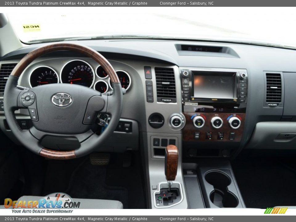 Dashboard of 2013 Toyota Tundra Platinum CrewMax 4x4 Photo #23
