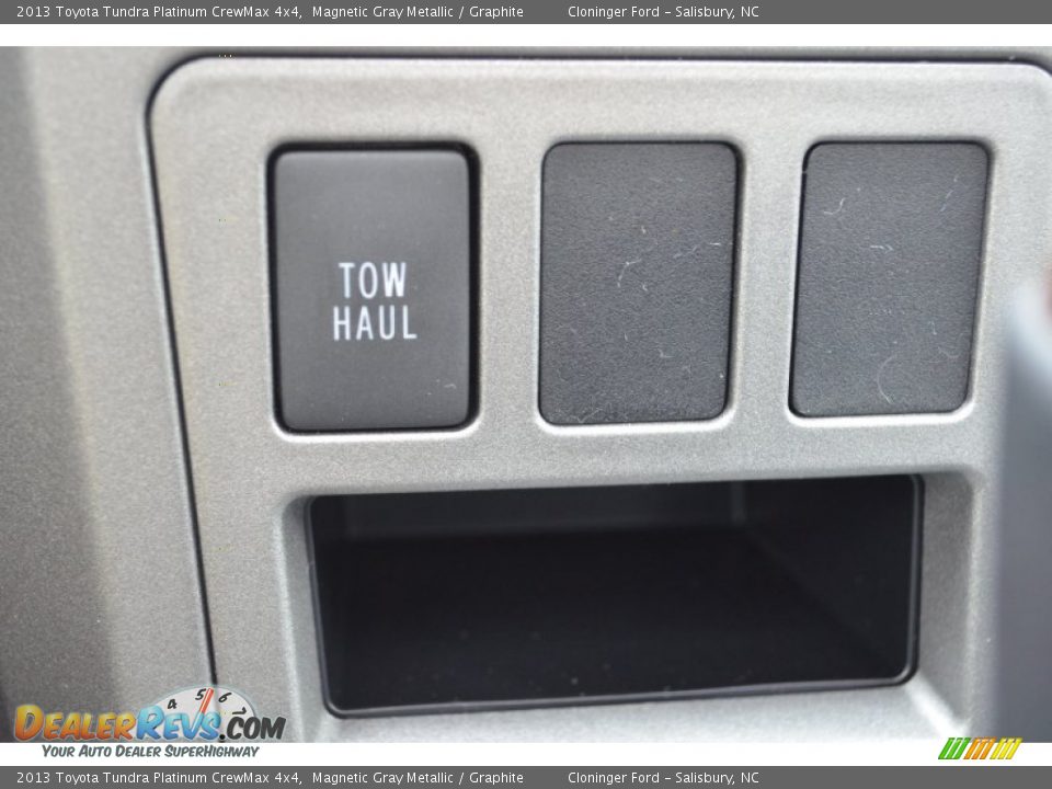 2013 Toyota Tundra Platinum CrewMax 4x4 Magnetic Gray Metallic / Graphite Photo #32