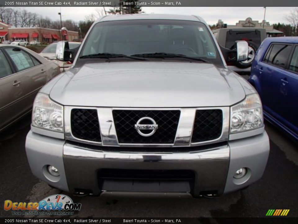2005 Nissan Titan SE Crew Cab 4x4 Radiant Silver / Steel Photo #2