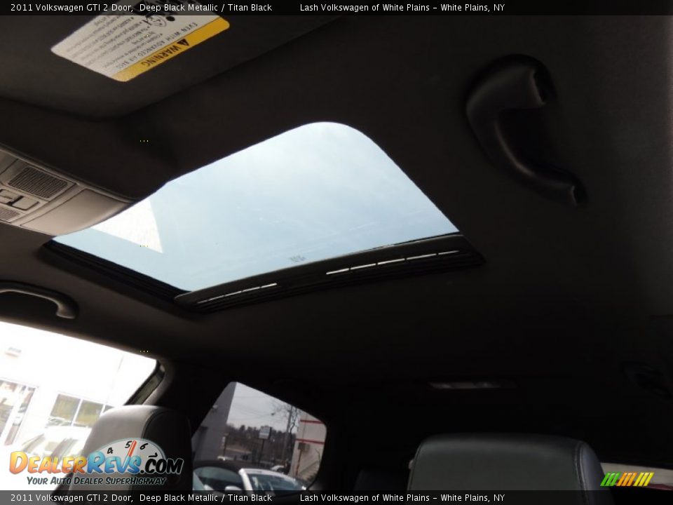 2011 Volkswagen GTI 2 Door Deep Black Metallic / Titan Black Photo #17