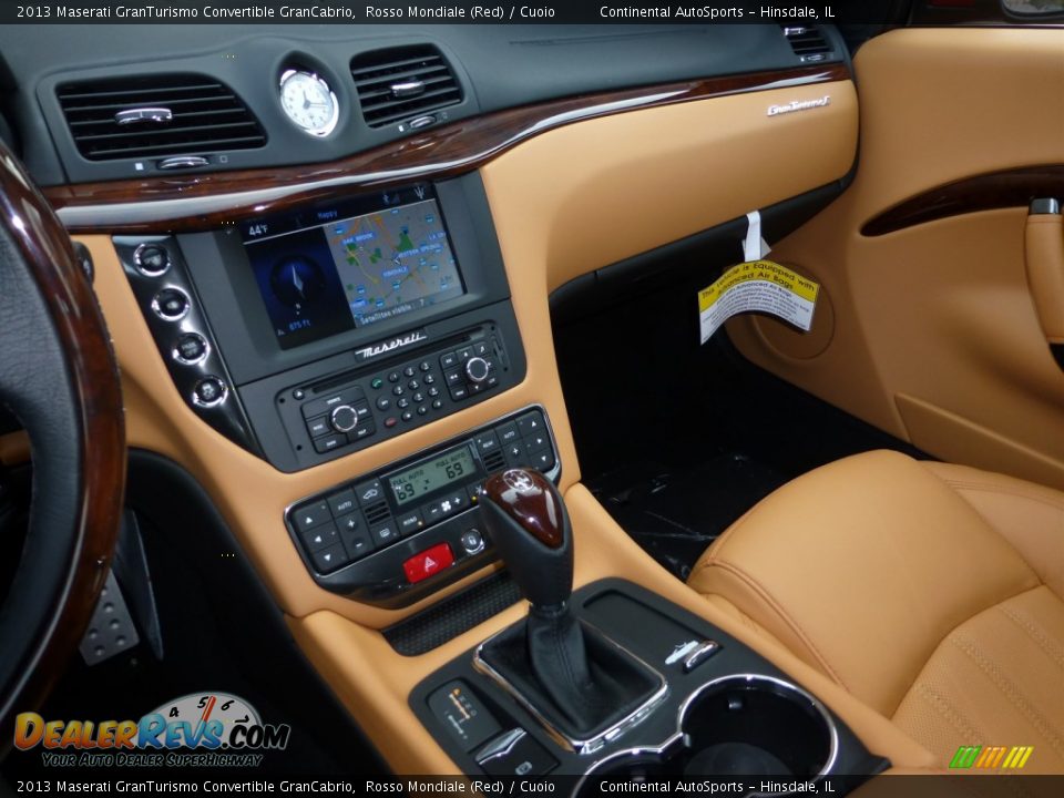 Controls of 2013 Maserati GranTurismo Convertible GranCabrio Photo #24