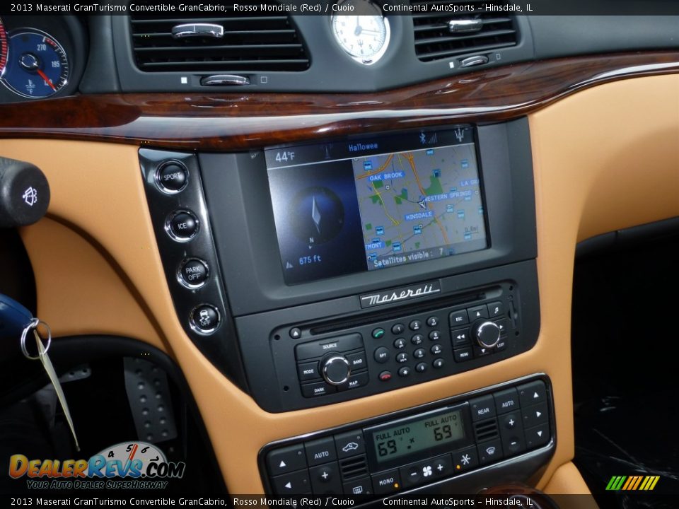 Controls of 2013 Maserati GranTurismo Convertible GranCabrio Photo #25
