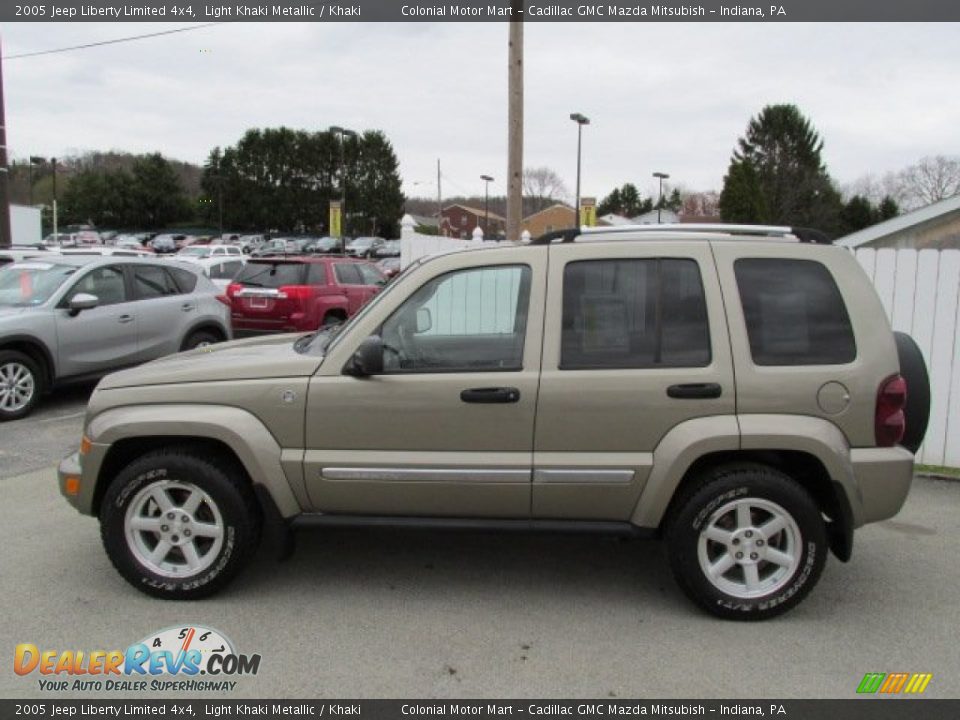 2005 Jeep Liberty Limited 4x4 Light Khaki Metallic / Khaki Photo #2