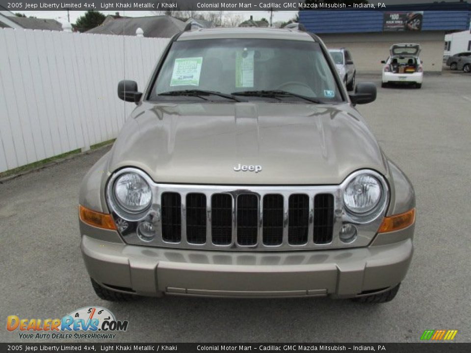 2005 Jeep Liberty Limited 4x4 Light Khaki Metallic / Khaki Photo #5