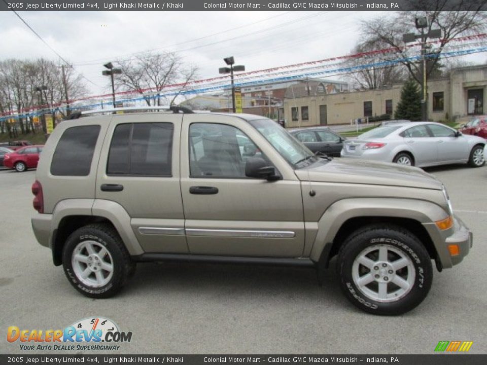 2005 Jeep Liberty Limited 4x4 Light Khaki Metallic / Khaki Photo #7