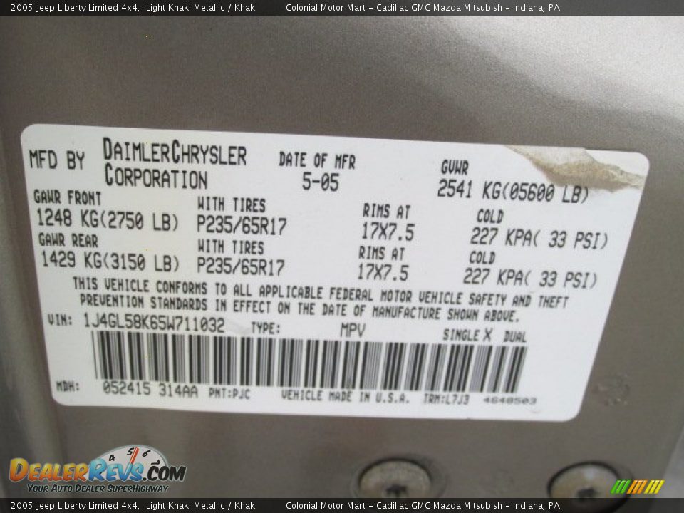 2005 Jeep Liberty Limited 4x4 Light Khaki Metallic / Khaki Photo #19