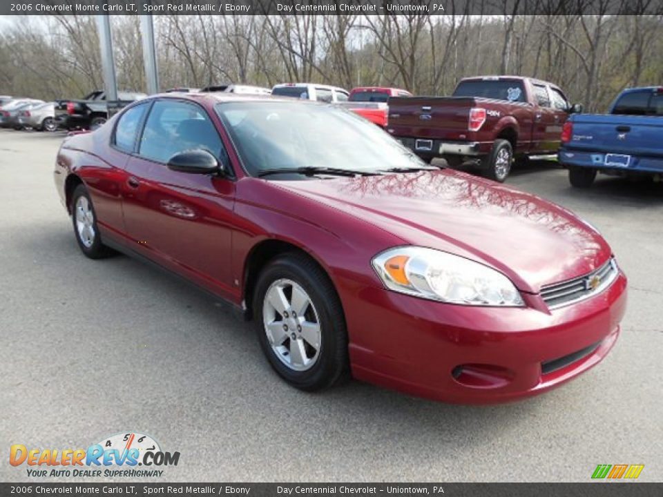 Front 3/4 View of 2006 Chevrolet Monte Carlo LT Photo #9