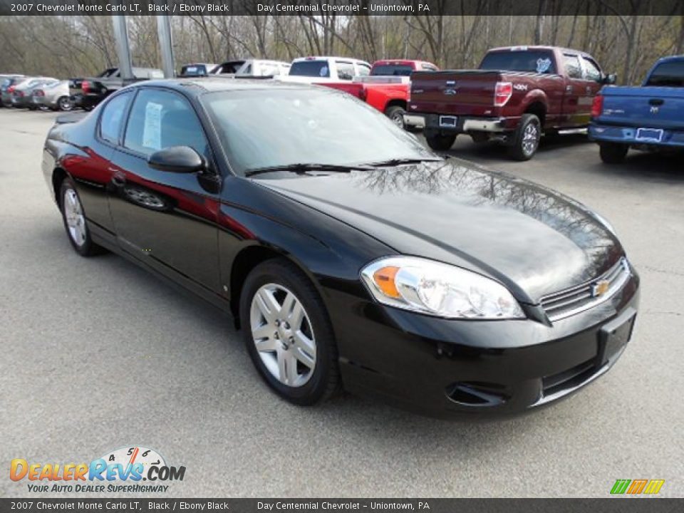 Front 3/4 View of 2007 Chevrolet Monte Carlo LT Photo #8