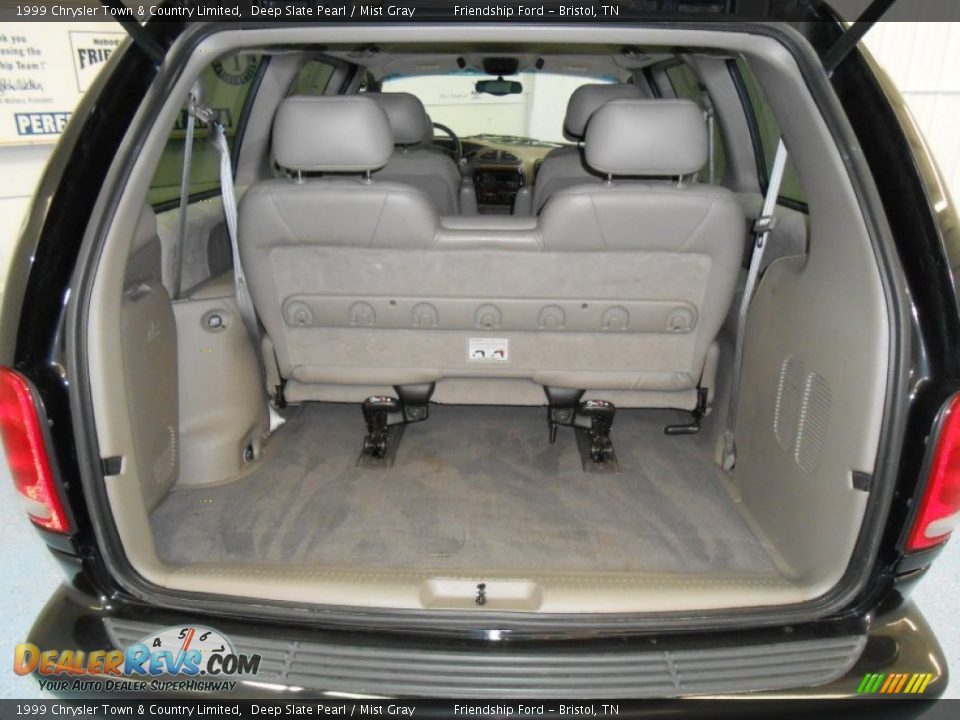 1999 Chrysler Town & Country Limited Trunk Photo #10