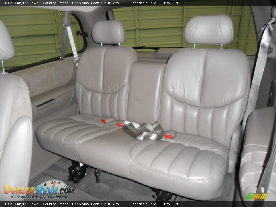Rear Seat of 1999 Chrysler Town & Country Limited Photo #17