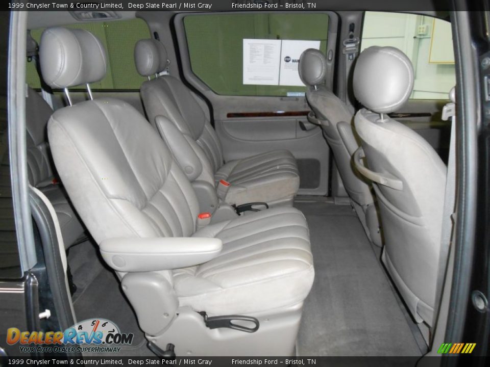 Rear Seat of 1999 Chrysler Town & Country Limited Photo #19