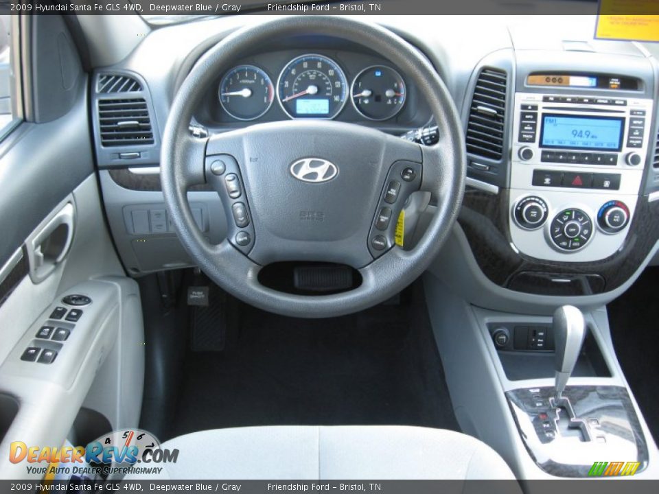 Dashboard of 2009 Hyundai Santa Fe GLS 4WD Photo #24