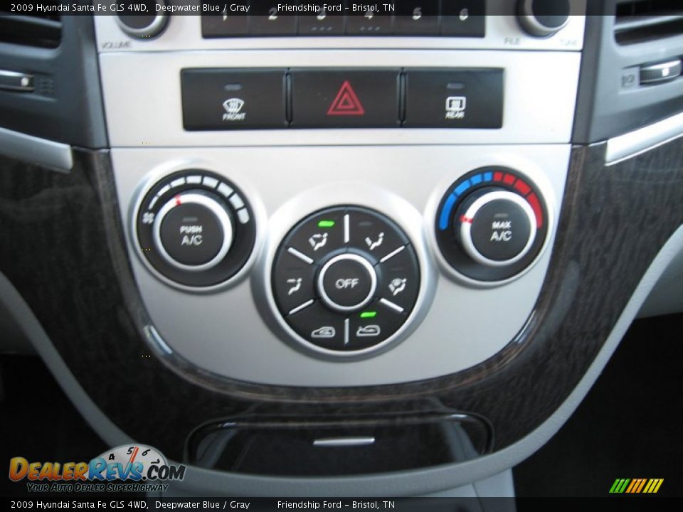 Controls of 2009 Hyundai Santa Fe GLS 4WD Photo #27