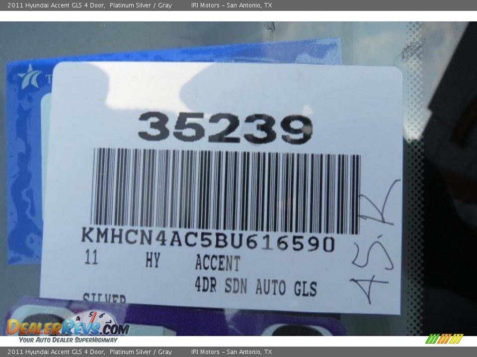 2011 Hyundai Accent GLS 4 Door Platinum Silver / Gray Photo #18