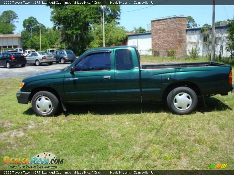 1999 Toyota Tacoma SR5 Extended Cab Imperial Jade Mica / Gray Photo #2