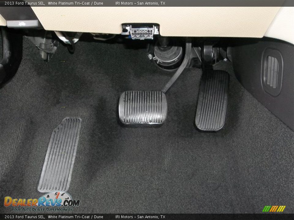 2013 Ford Taurus SEL White Platinum Tri-Coat / Dune Photo #24