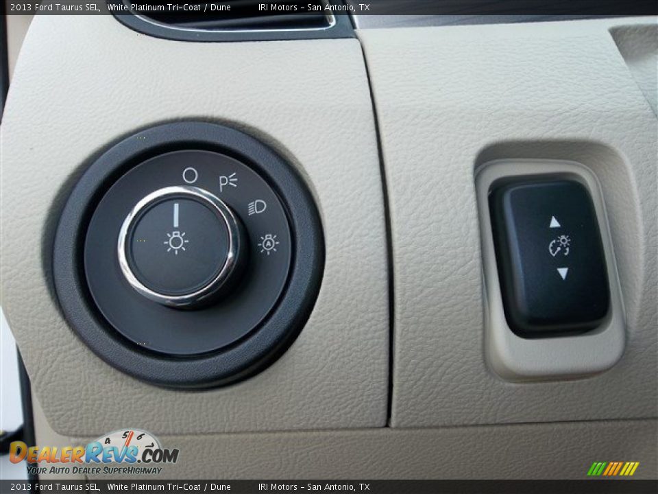 2013 Ford Taurus SEL White Platinum Tri-Coat / Dune Photo #28