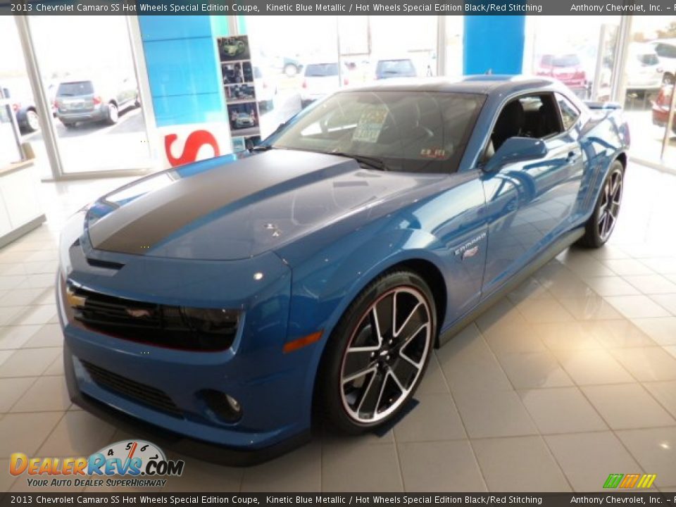 Front 3/4 View of 2013 Chevrolet Camaro SS Hot Wheels Special Edition Coupe Photo #3