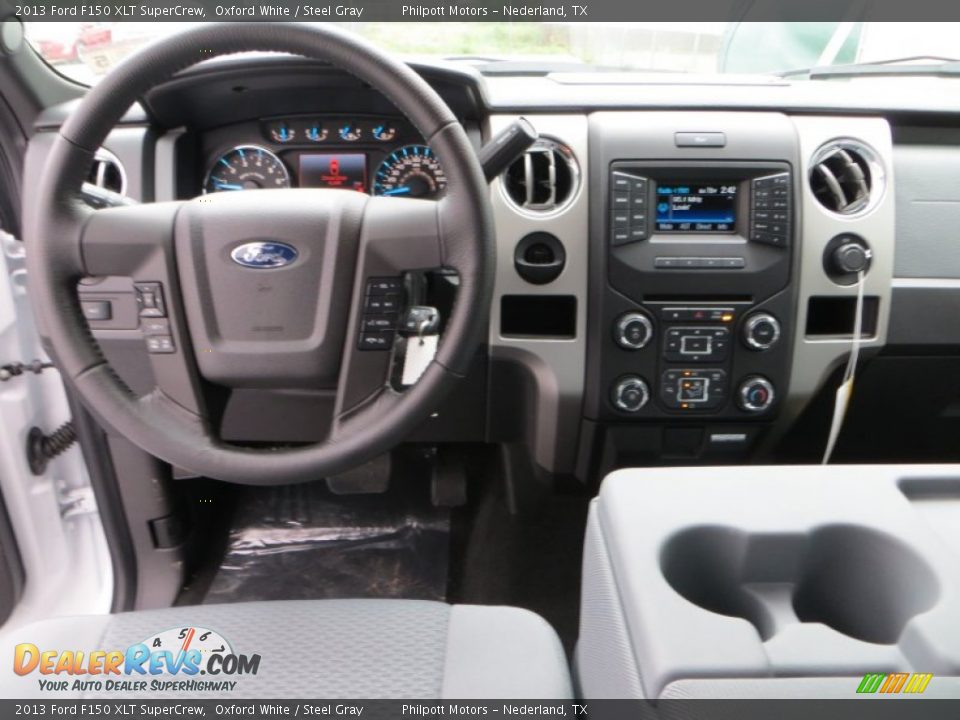 2013 Ford F150 XLT SuperCrew Oxford White / Steel Gray Photo #27