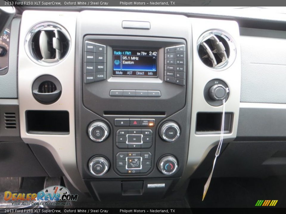 Controls of 2013 Ford F150 XLT SuperCrew Photo #28