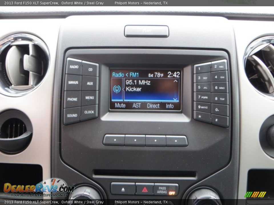 Controls of 2013 Ford F150 XLT SuperCrew Photo #29