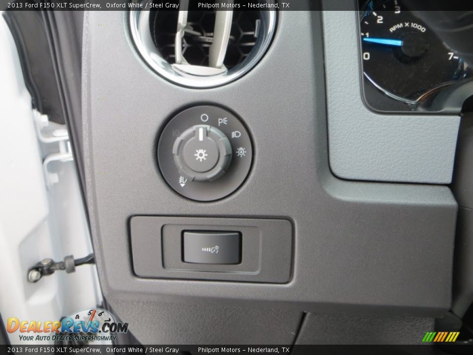 Controls of 2013 Ford F150 XLT SuperCrew Photo #33