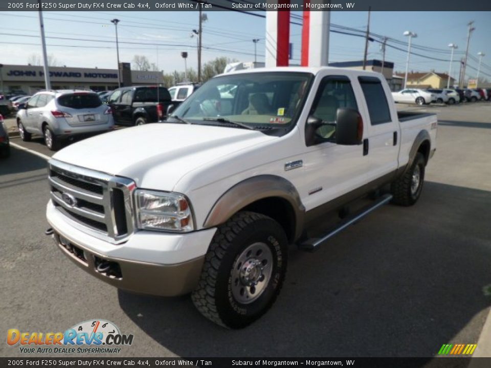 2005 Ford F250 Super Duty FX4 Crew Cab 4x4 Oxford White / Tan Photo #3