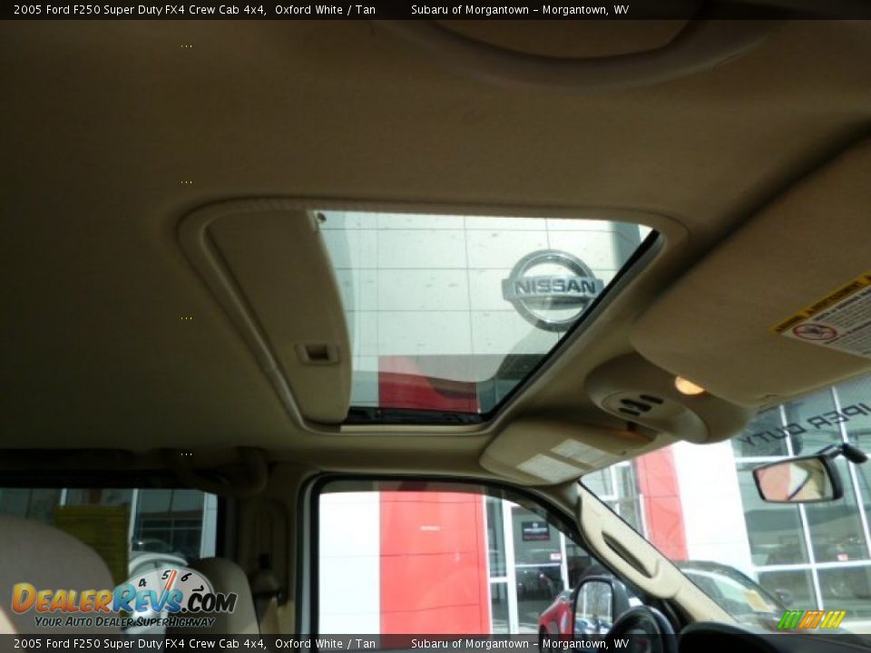 2005 Ford F250 Super Duty FX4 Crew Cab 4x4 Oxford White / Tan Photo #5
